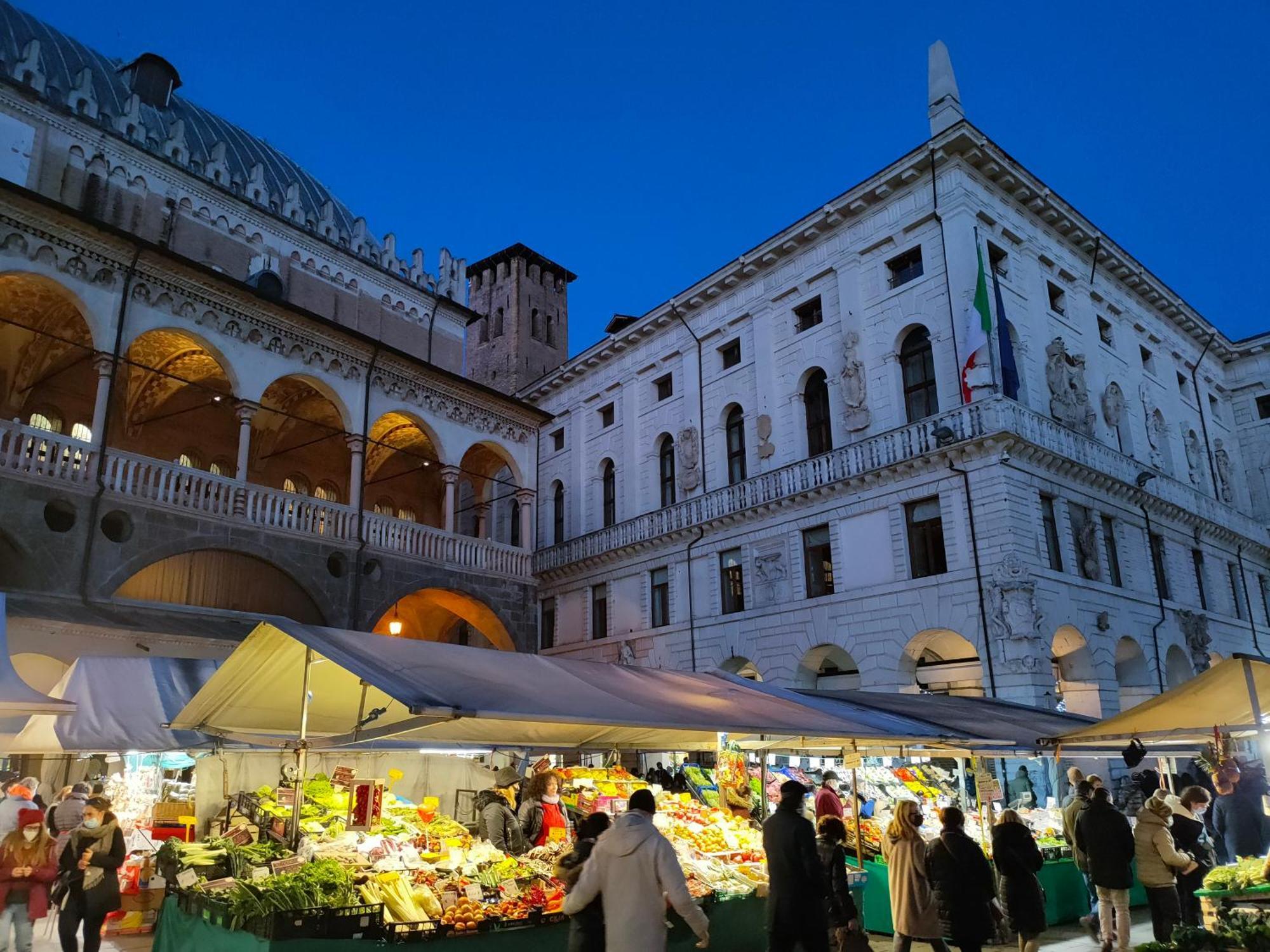 Officine Cavour Piazza Cavour Lägenhet Padua Exteriör bild